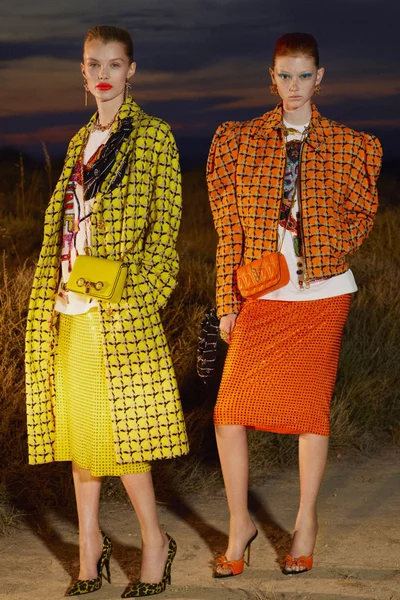 Look 24